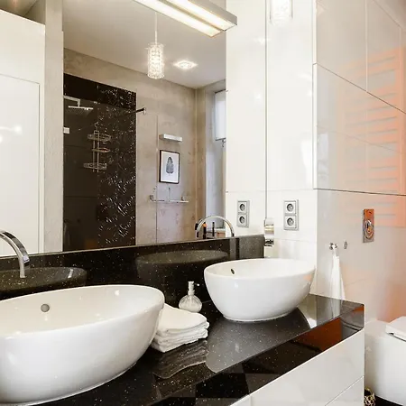 Luxurious Aprtment In The Center דירה